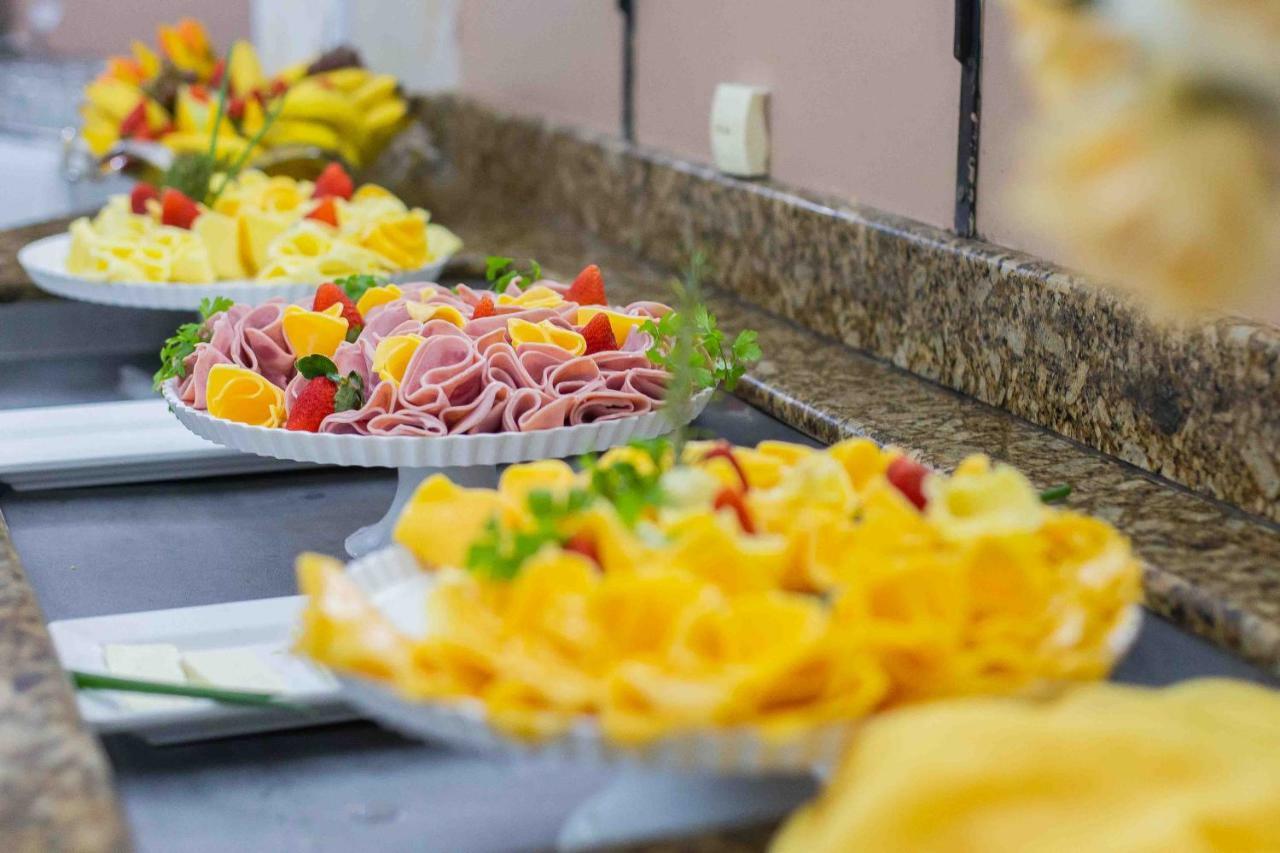 Hotel Vieiras Balneário Camboriú エクステリア 写真